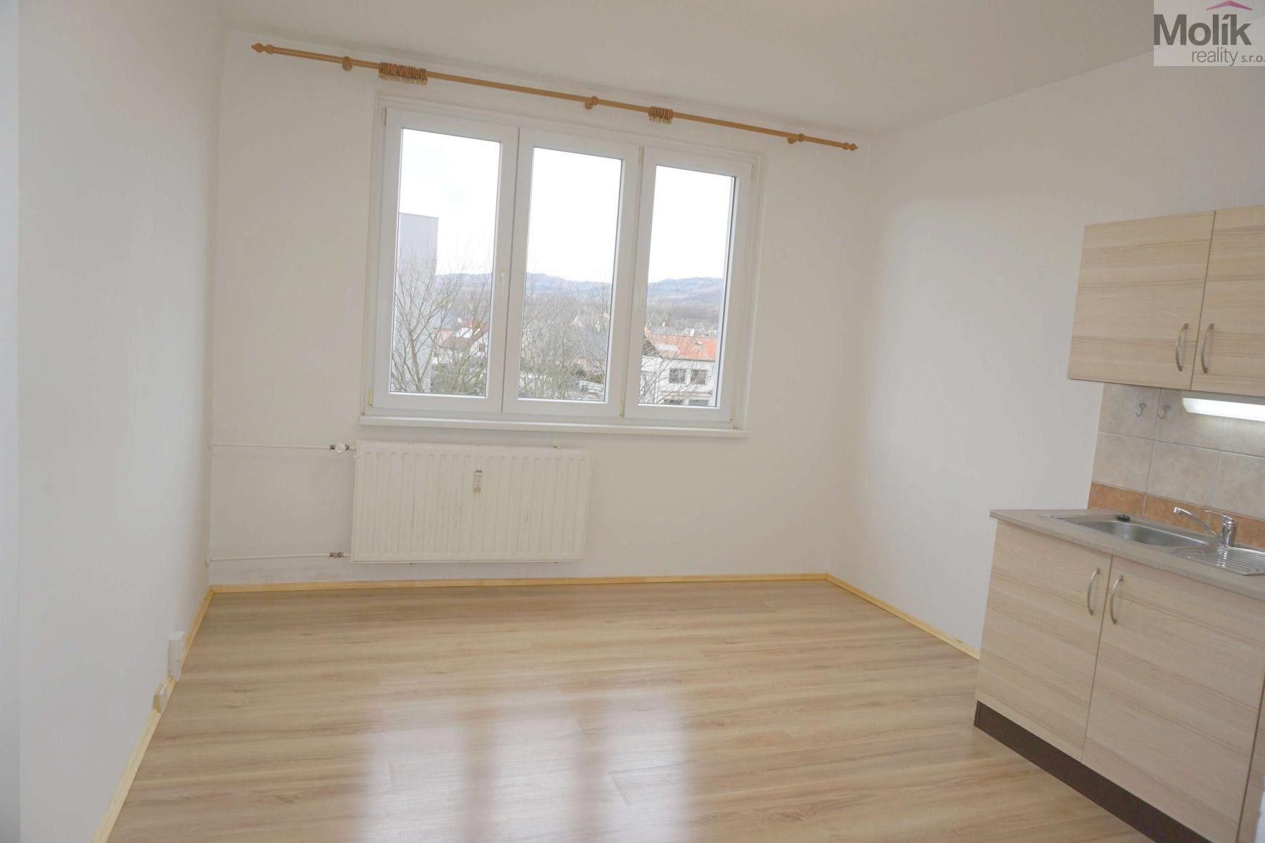 Pronájem byt 1+1 - Matěje Kopeckého, Chomutov, 36 m²