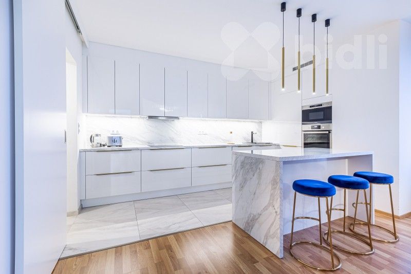 2+kk, Zvěřinova, Praha, 73 m²