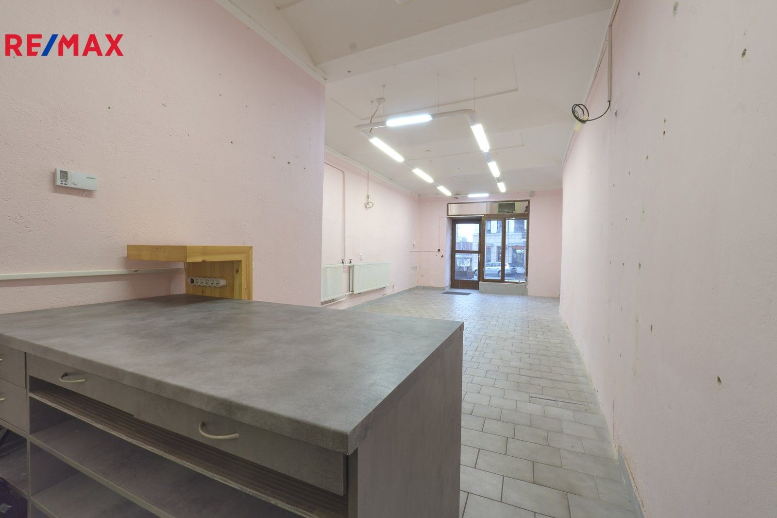 Pronájem obchodní prostory - Náměstí Jana z Dražic, Roudnice nad Labem, 65 m²