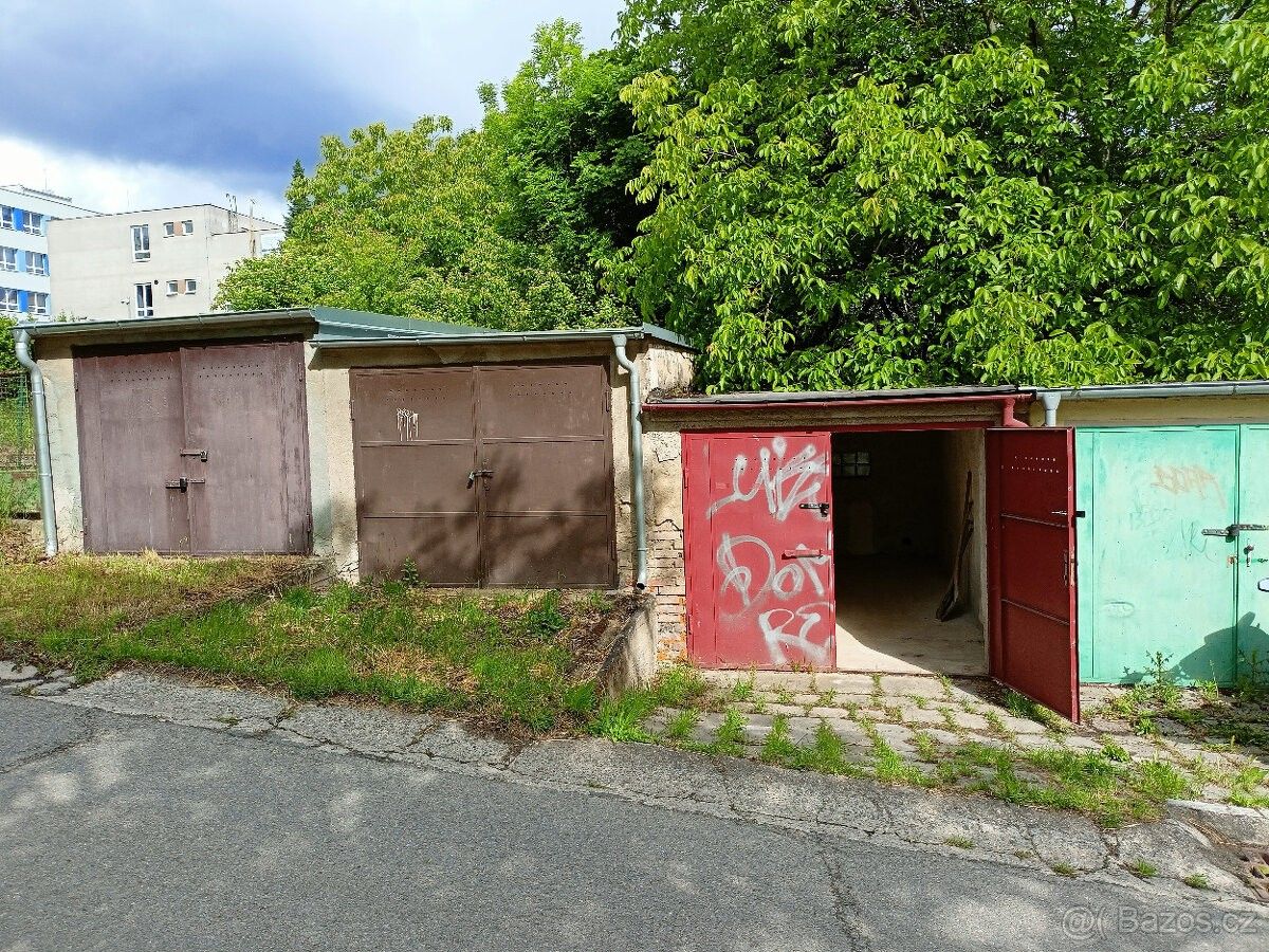 Garáže, Brno, 612 00