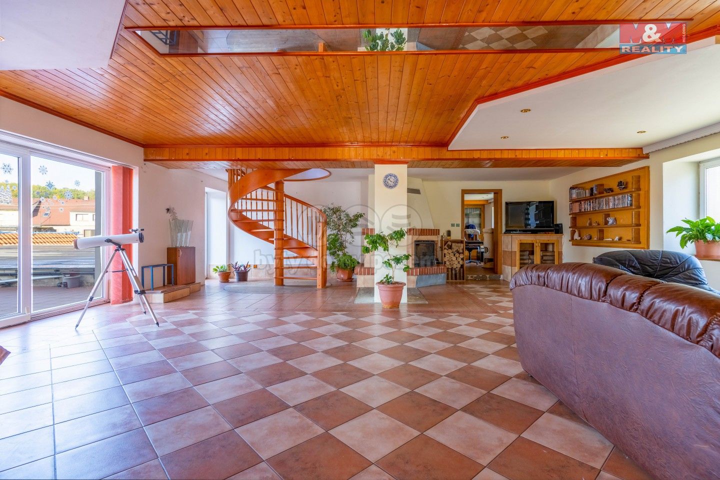 Prodej rodinný dům - Kladenská, Lhota, 600 m²