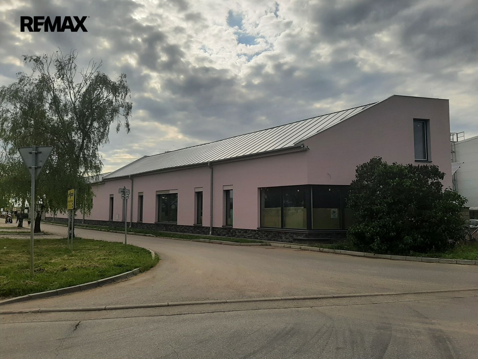 Obchodní prostory, Měnín, 444 m²