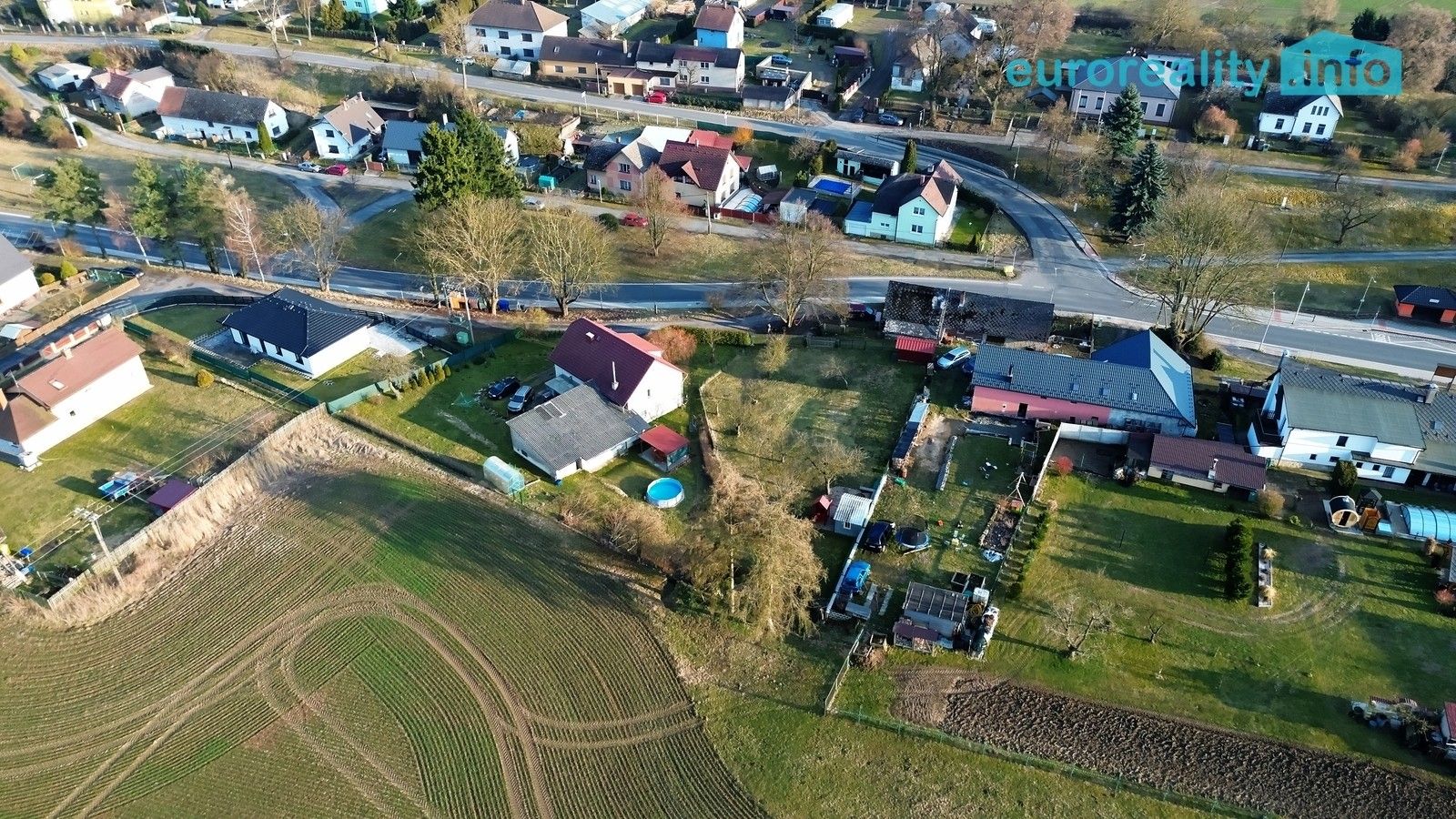 Prodej pozemek pro bydlení - Plužná, 774 m²