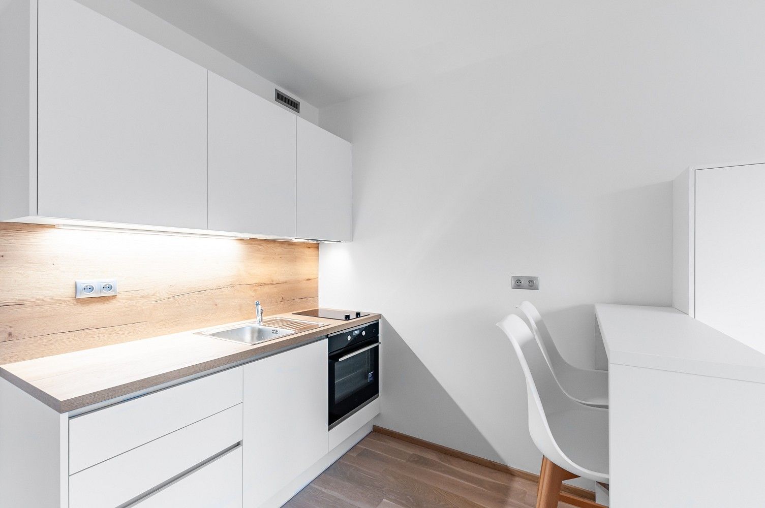 Byt 1+kk · 33,7 m² · Praha - Vysočany, okres Praha 9, Hlavní město Praha - 4