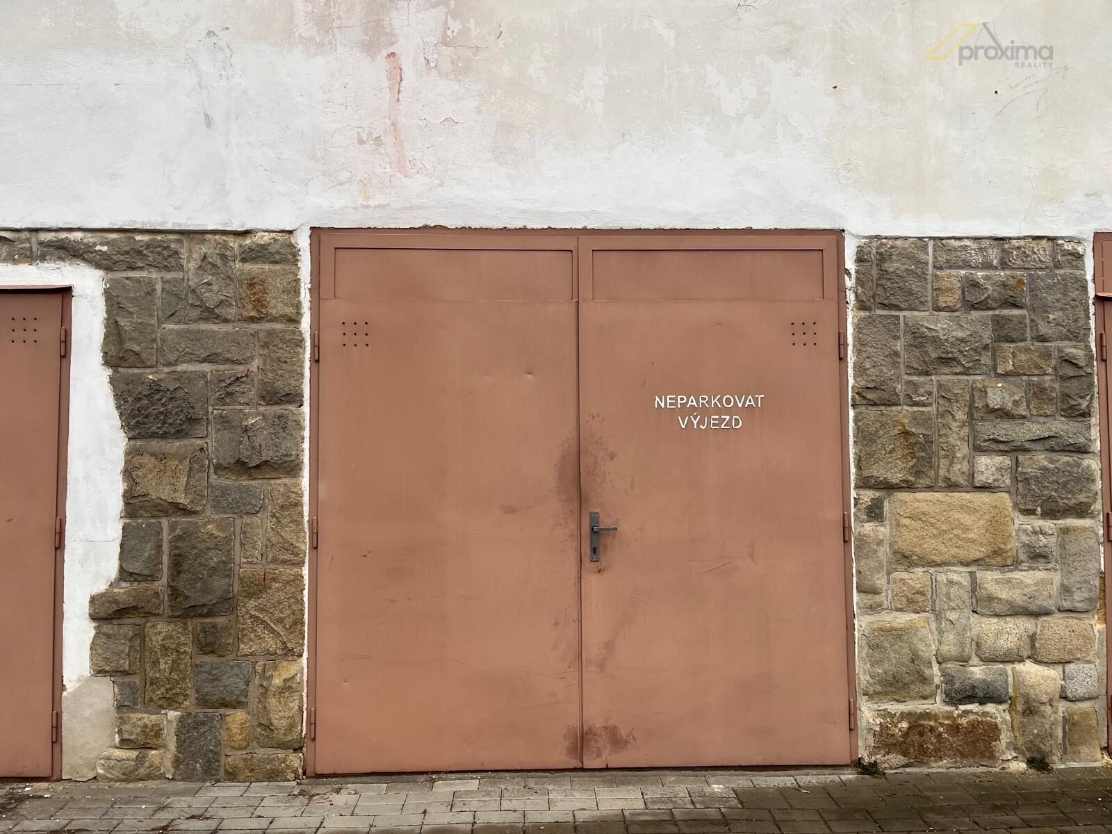 Garáže, Tržní  , Kaplice, 18 m²