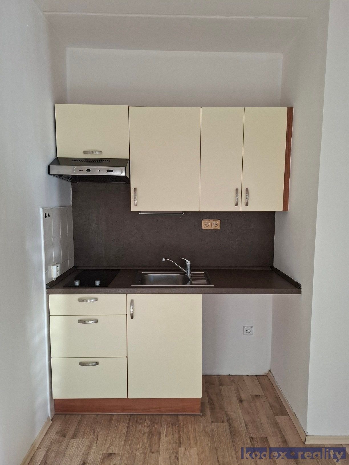 Byt 1+kk · 35 m² · Jana Masaryka, Hradec Králové - 3