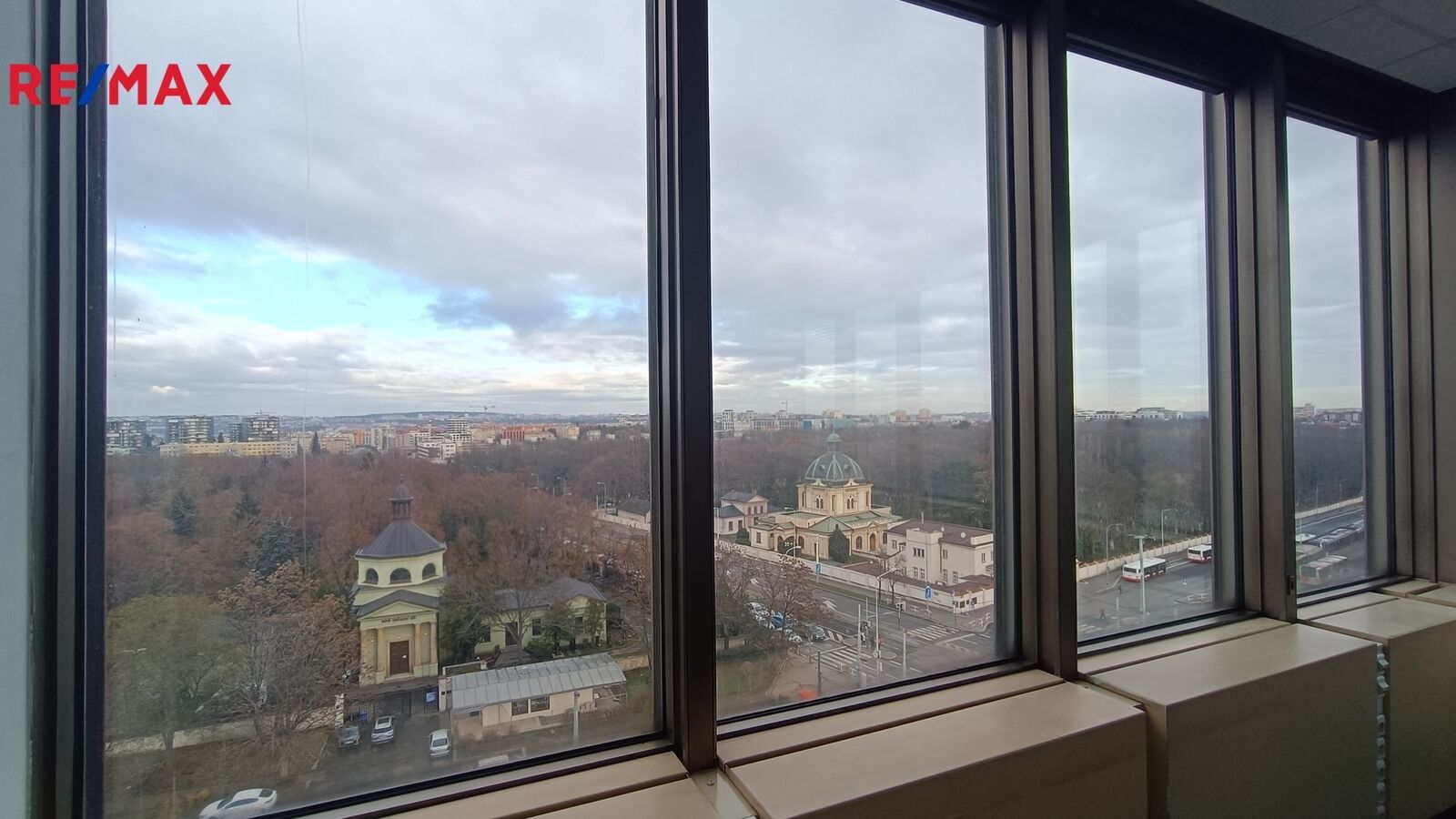 Pronájem kancelář - Vinohradská, Praha, 42 m²