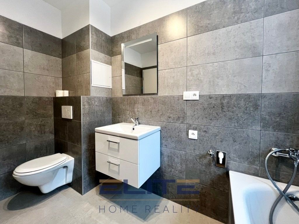 Pronájem byt 1+1 - Mládí, Jablonec nad Nisou, 35 m²