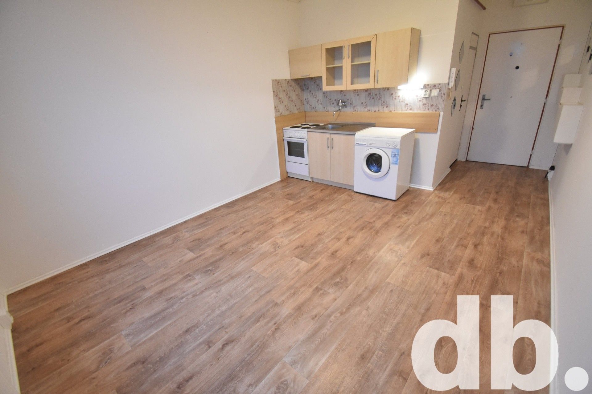 1+kk, Kpt. Nálepky, Karlovy Vary, 20 m²