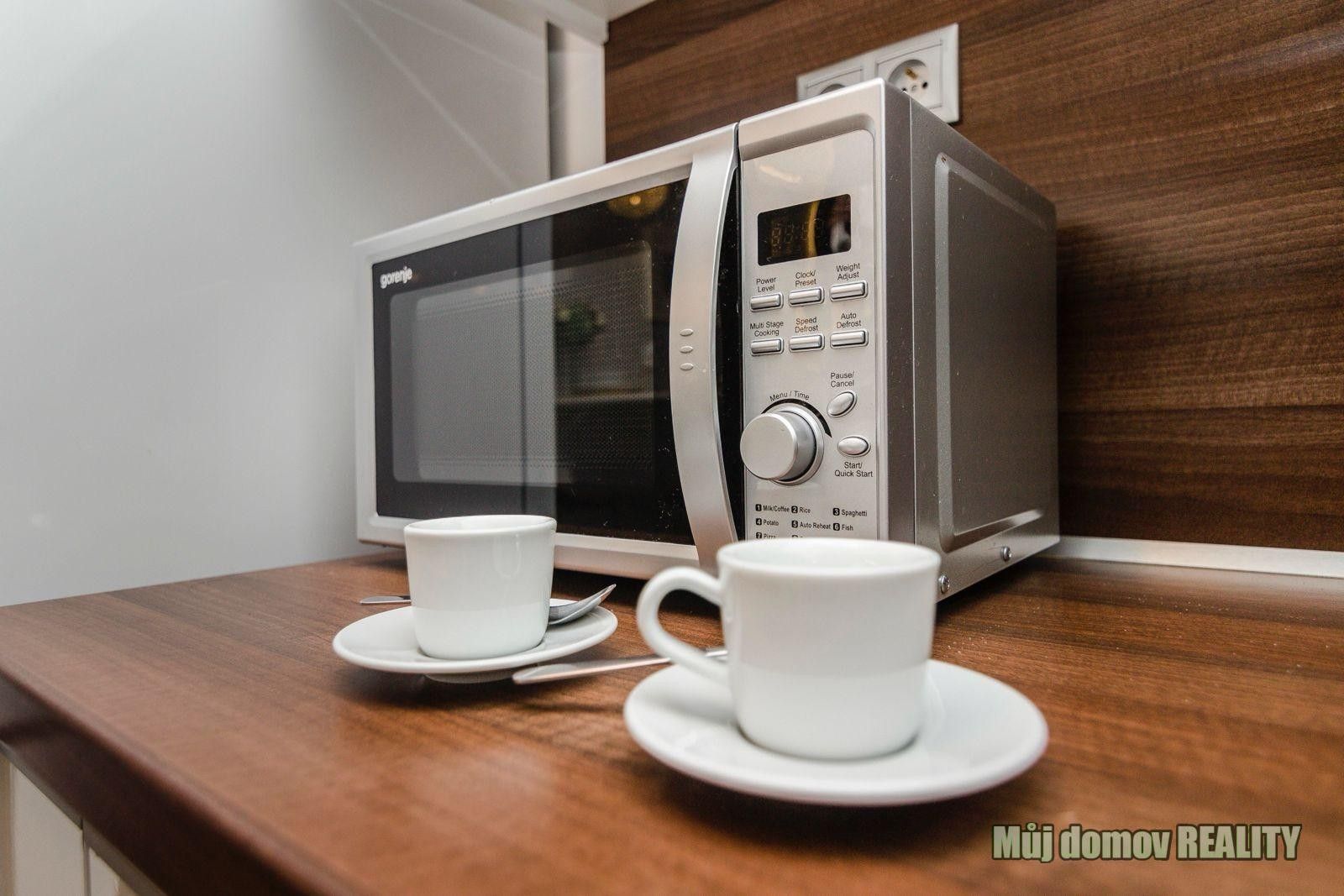 Pronájem byt 2+kk - Zakšínská, Praha, 52 m²