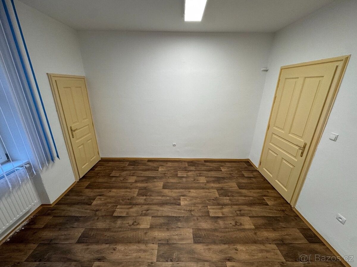 Pronájem kancelář - Třinec, 739 61