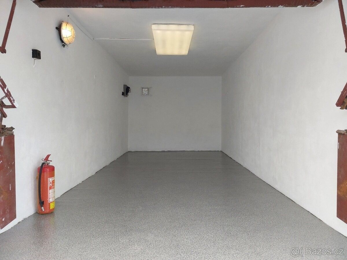 Garáže, Praha, 190 00