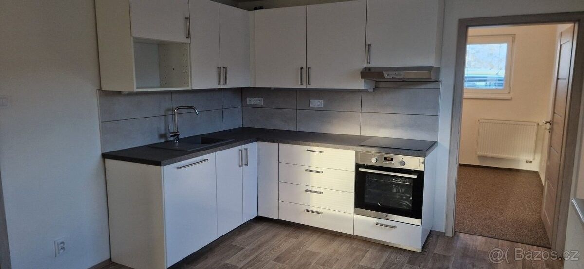 Pronájem byt - Střelské Hoštice, 387 15