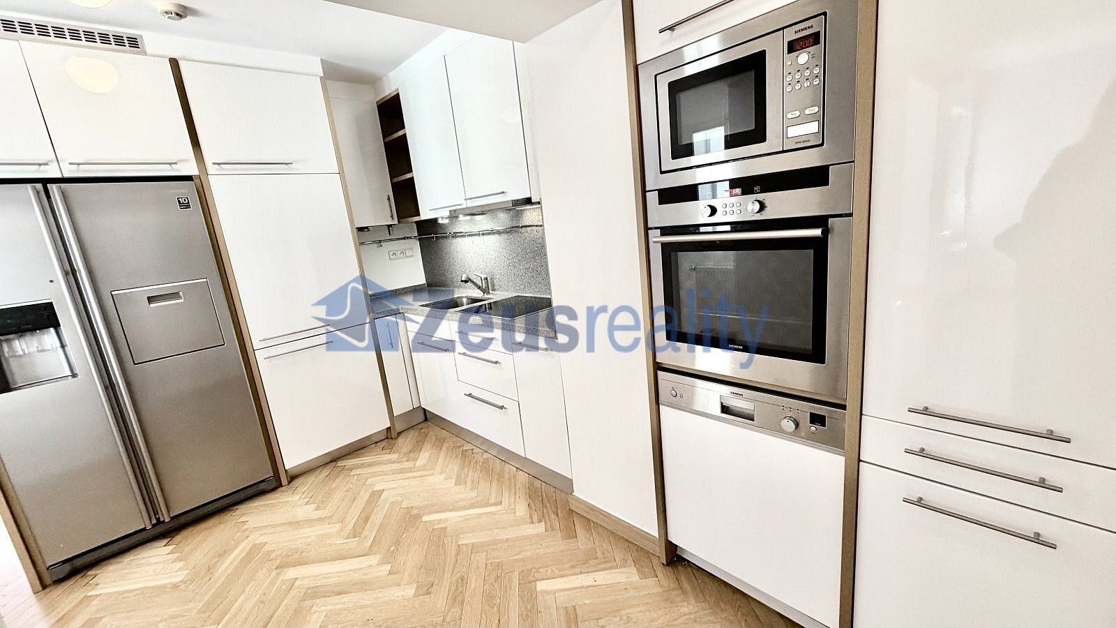 3+kk, Jánská, Praha 1 - Malá Strana, 100 m² - 2