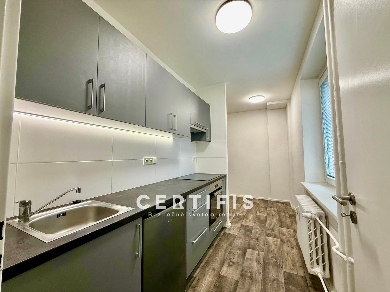 Pronájem byt 2+kk - Sládkova, Ostrava, 40 m²