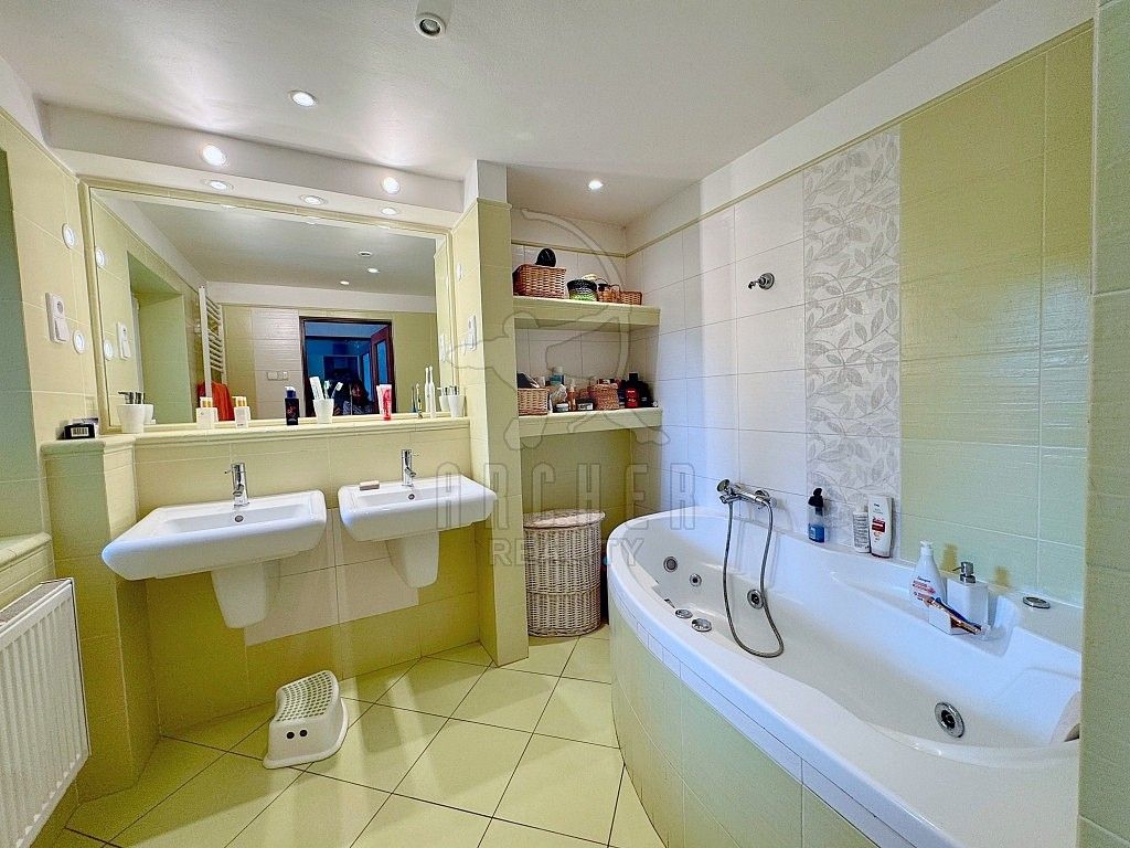 Prodej rodinný dům - Praha - Sobín, okres Praha 17, Hlavní město Praha, 165 m² - 5
