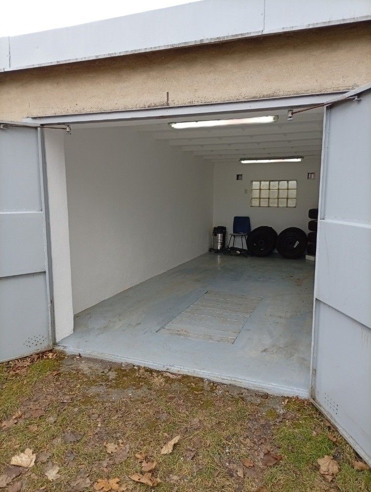 Pronájem garáž - Uherský Brod, 688 01