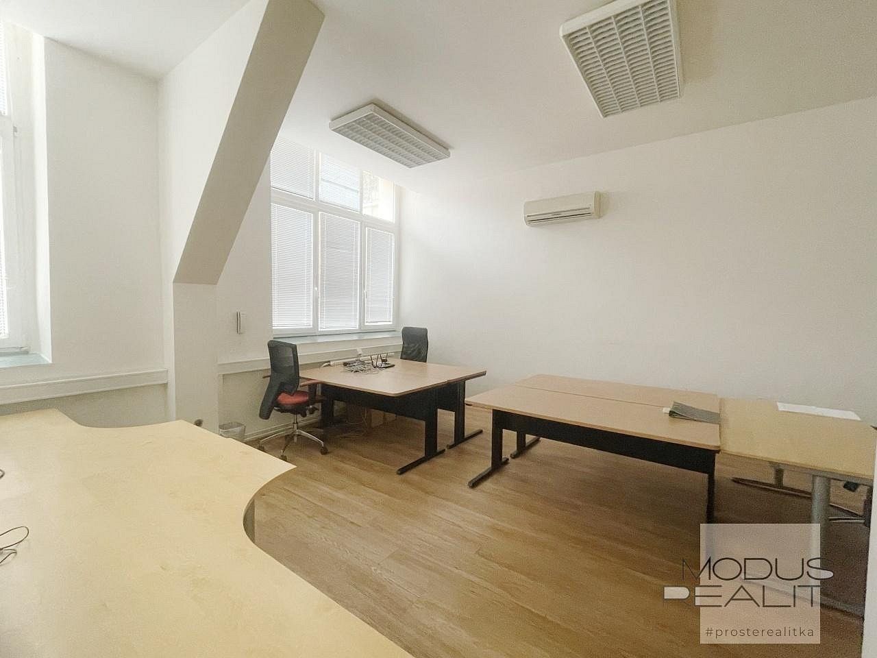 Kancelář · 180 m² · Praha - Karlín, okres Praha 8, Hlavní město Praha - 3