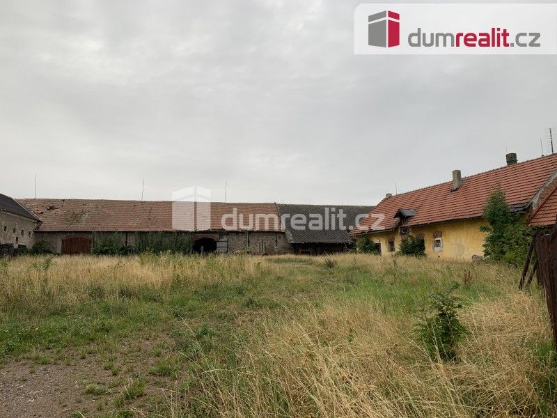 Prodej komerční pozemek - Občov, 4 398 m²