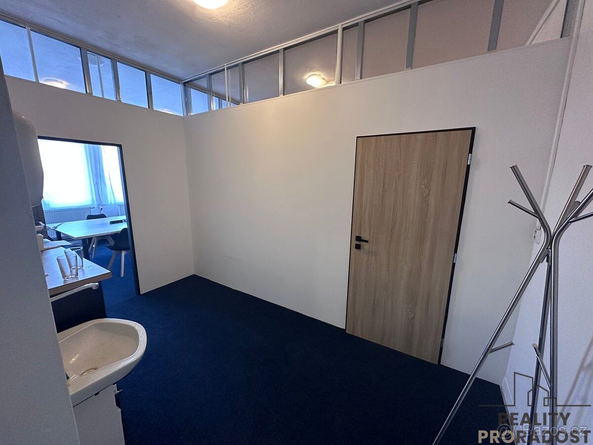 Pronájem kancelář - Blansko, 678 01