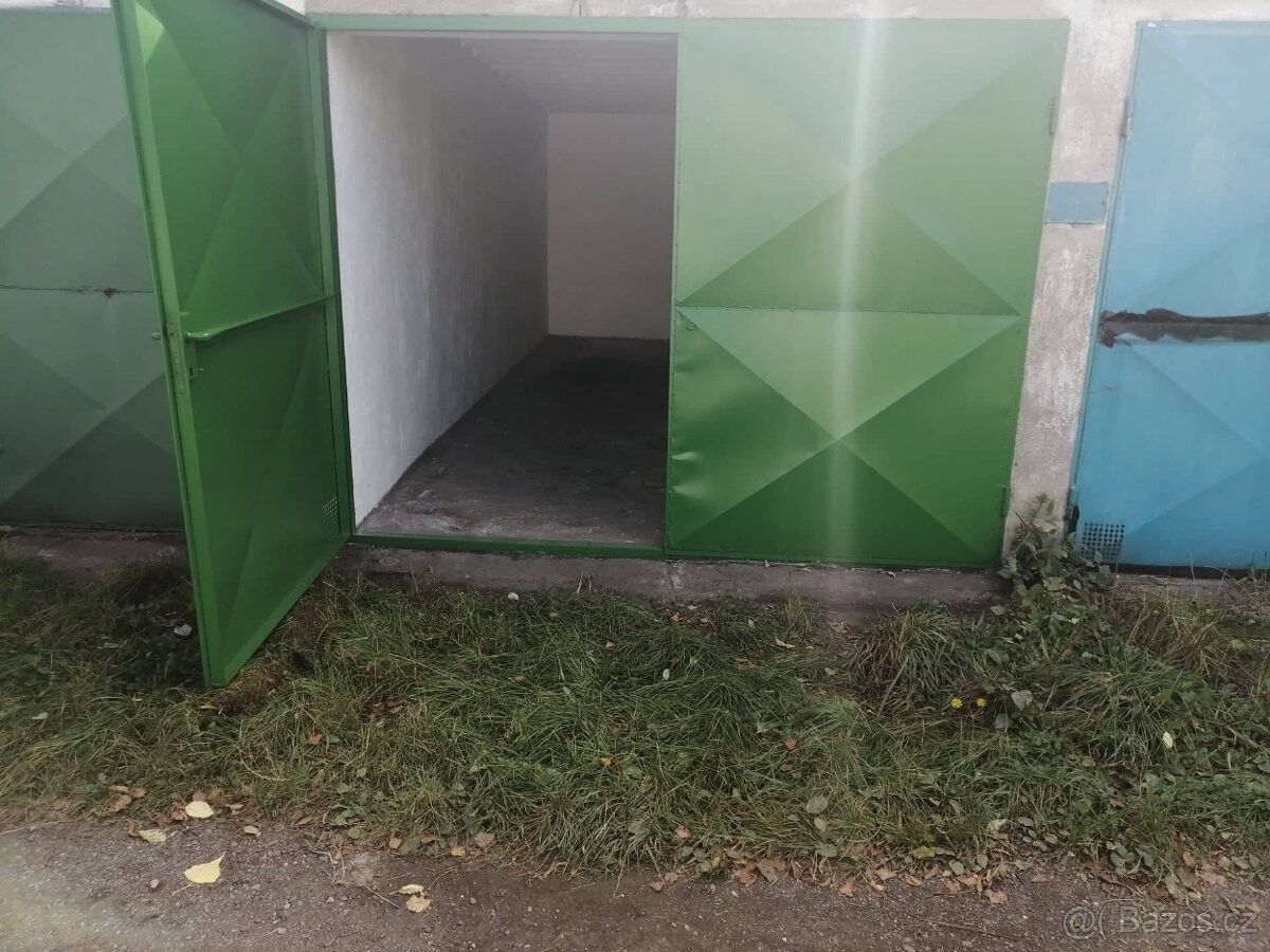 Garáže, Hradec Králové, 500 03