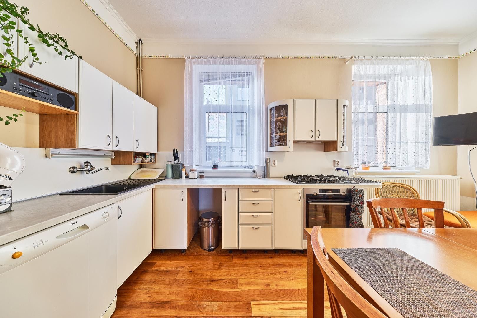 Prodej rodinný dům - Ivana Olbrachta 140, Trutnov, 102 m²