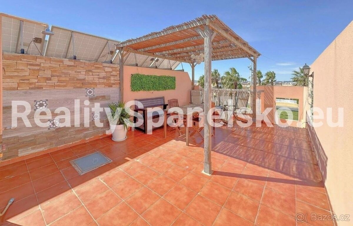 Rodinné domy, 987 66, Zahraničí