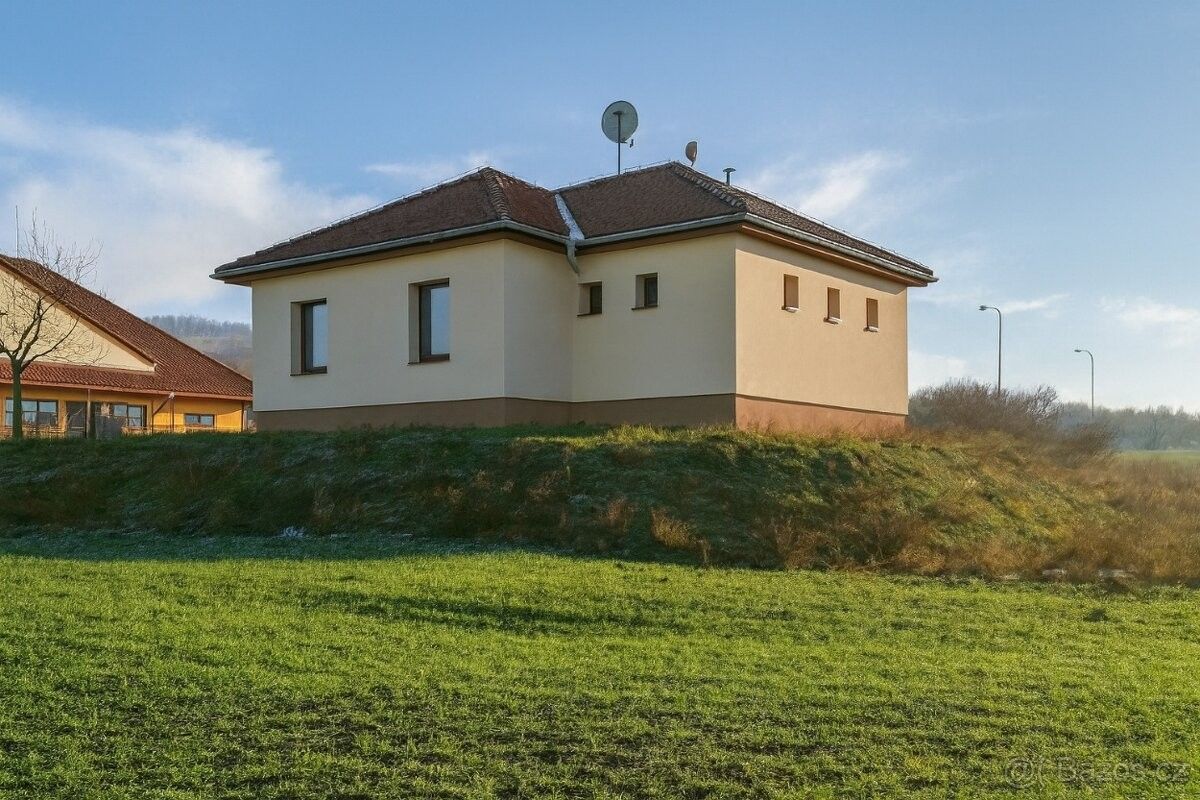 Rodinné domy, Velká nad Veličkou, 696 74