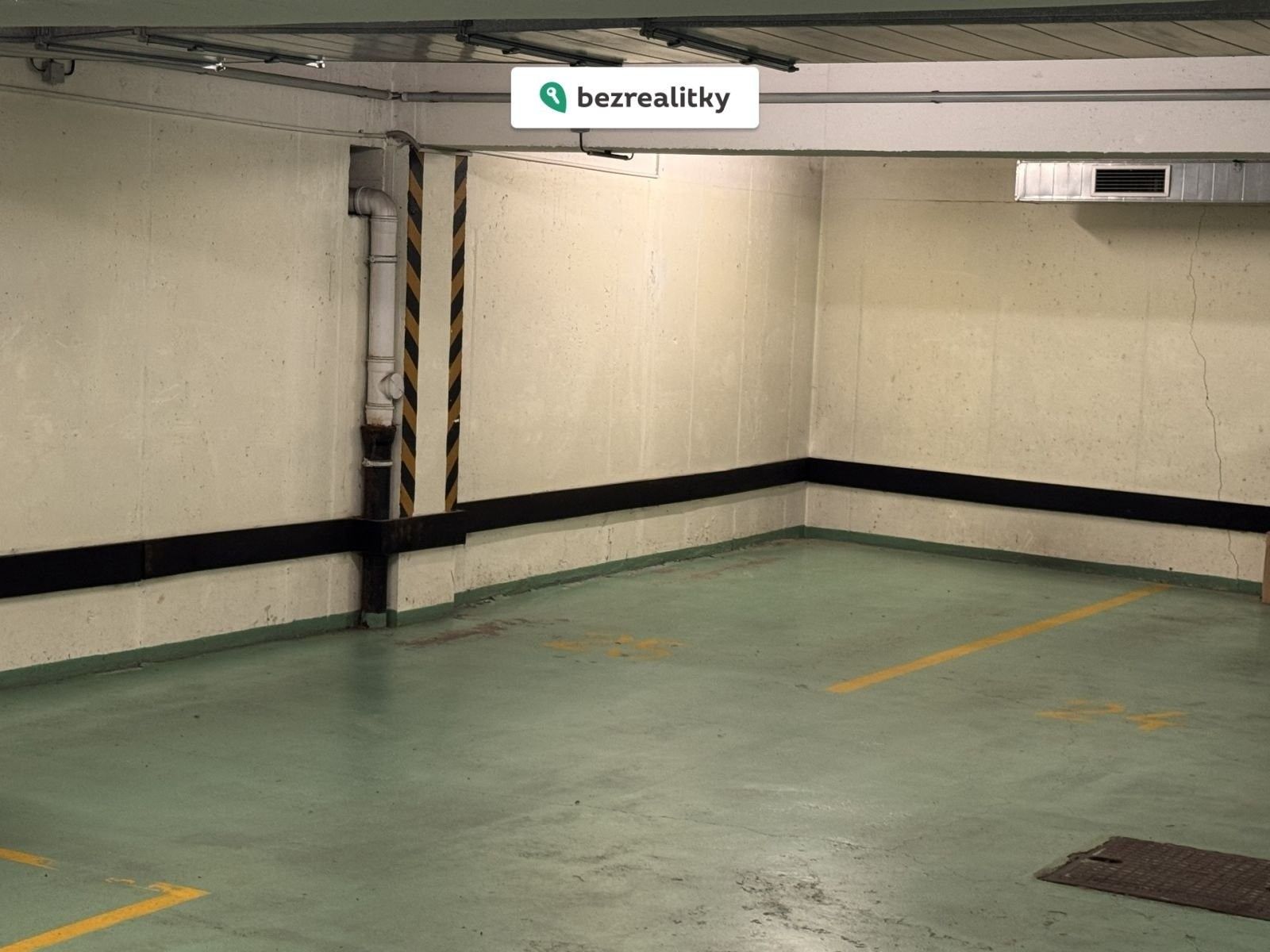Garáž · 12 m² · Jeseniova 1196, Praha Žižkov - 4