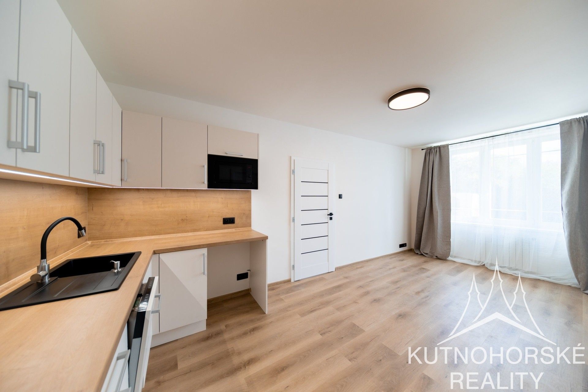 2+kk, Spojovací, Praha, 40 m² - 1