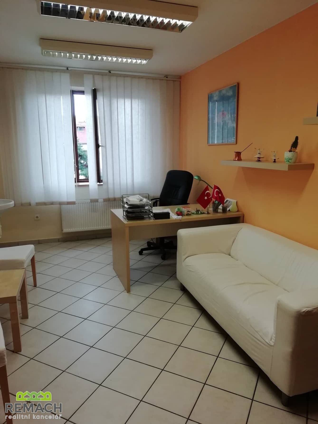 Kanceláře, Mariánské náměstí, Uherské Hradiště, 16 m²