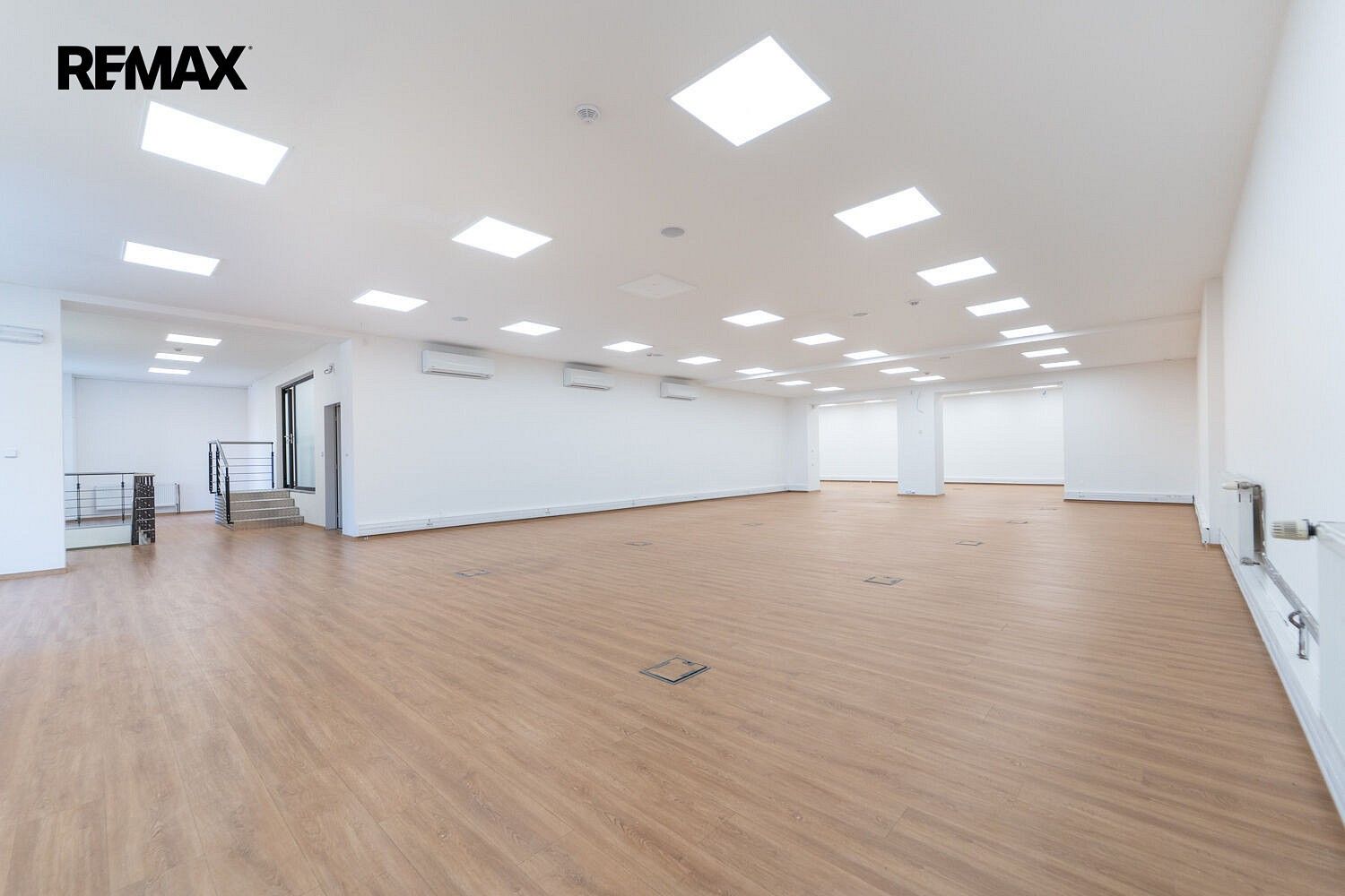 Obchodní prostory · 661 m² · Praha - Háje, okres Praha 11, Hlavní město Praha - 3