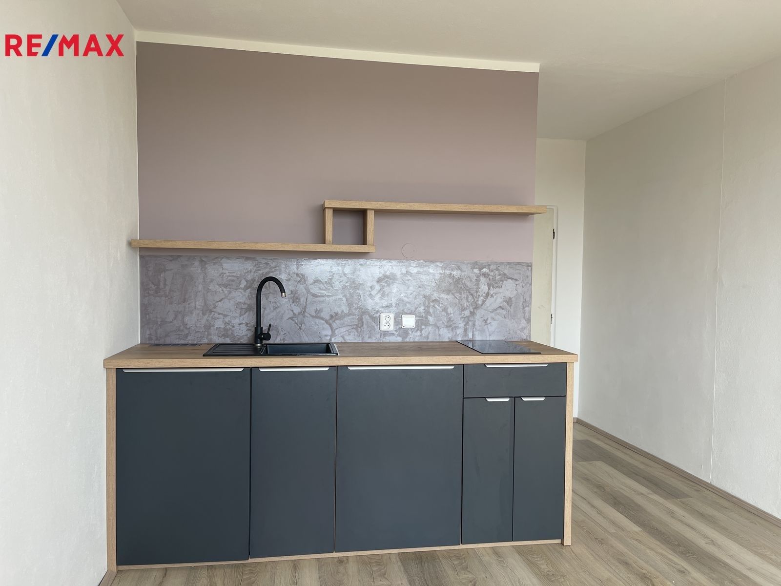 Pronájem byt 1+kk - Hroznatova, Mariánské Lázně, 20 m²