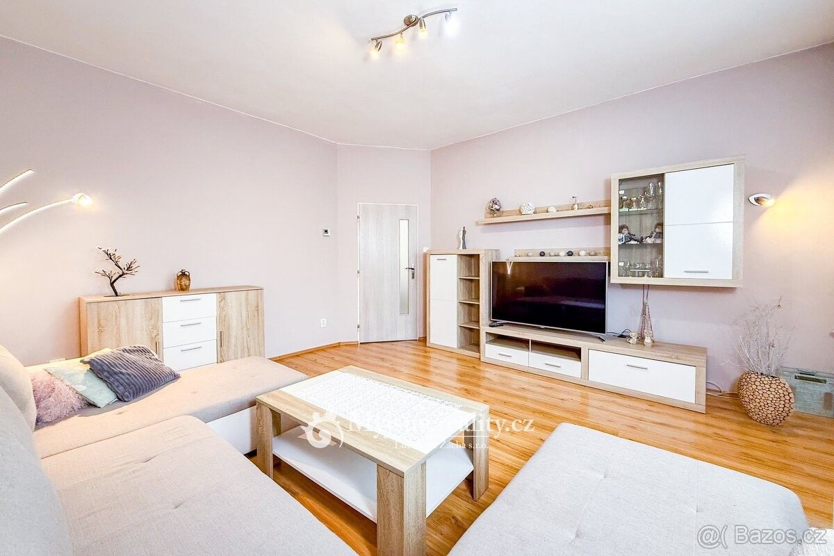 Prodej rodinný dům - Bezkov, 669 02