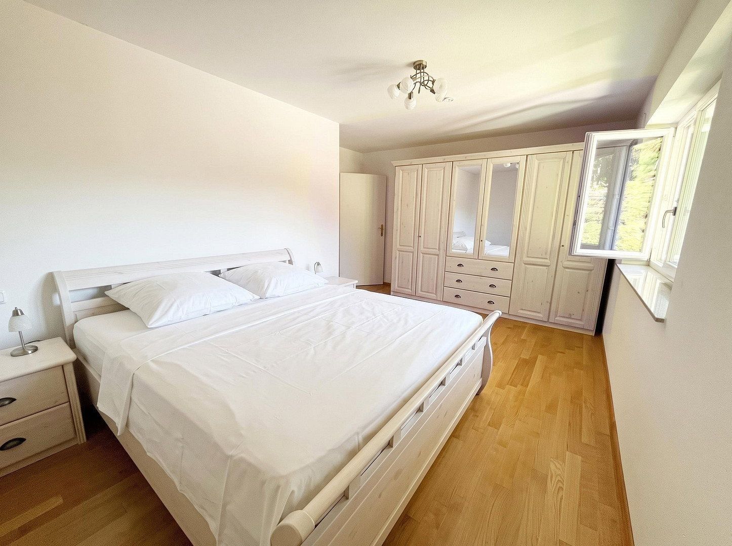 Prodej byt 3+1 - Bergen Bergen Bayern 83346, 85 m² - 5