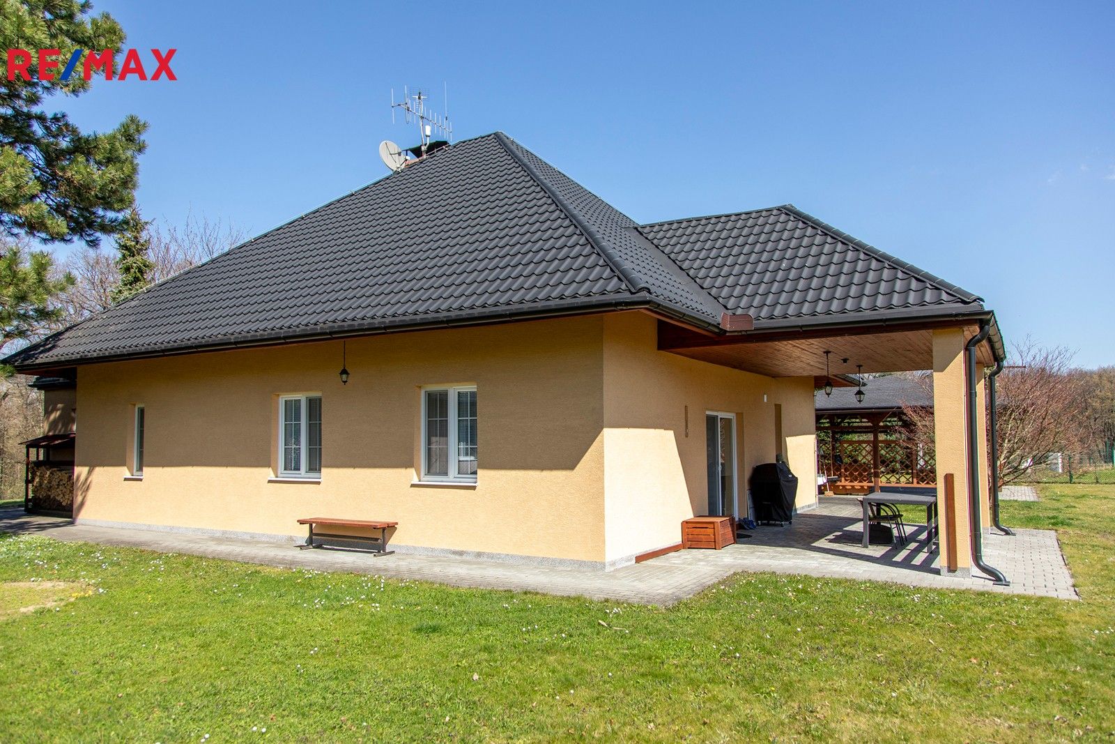 Prodej rodinný dům - Police, 163 m²