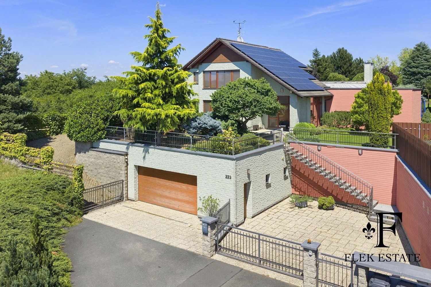 Rodinné domy, Medlov, okres Brno-venkov, 371 m² - 1