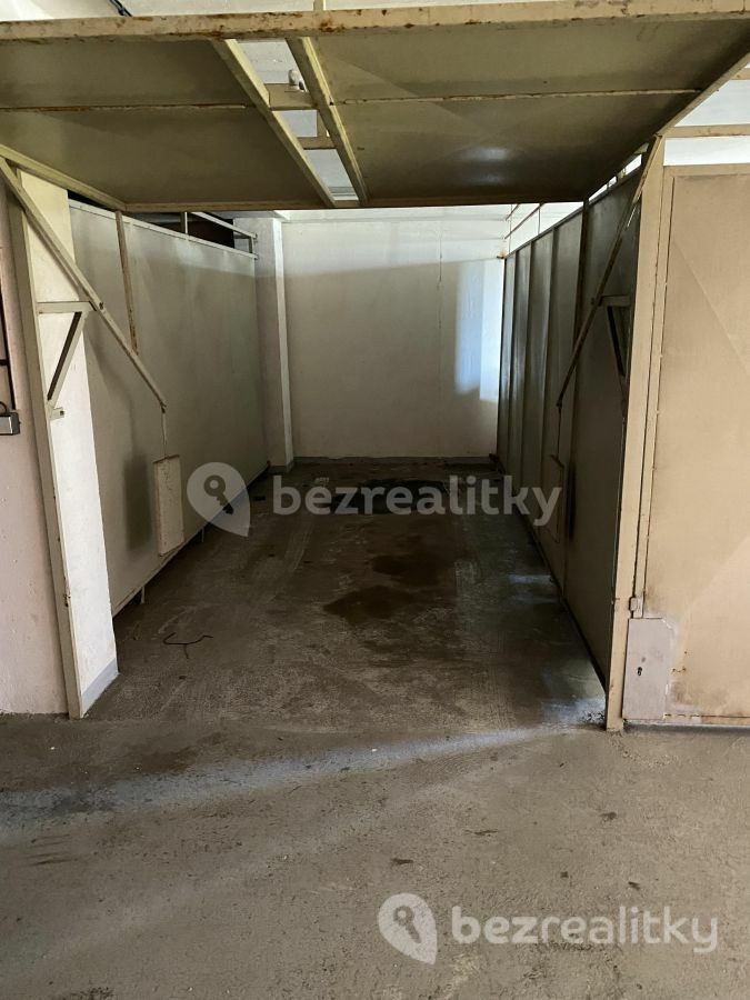Garáž · 13 m² · K Dolům, Praha - Modřany - 4