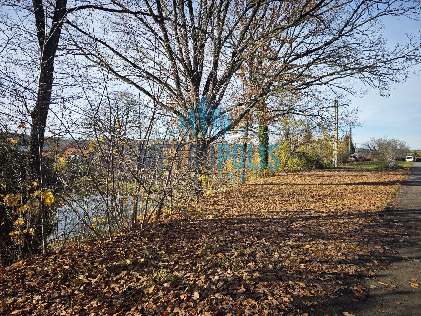 Zahrady, Vrchotovy Janovice, 587 m²