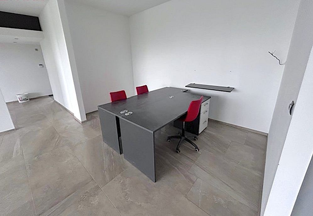Obchodní prostory · 360 m² · Cheb - 3