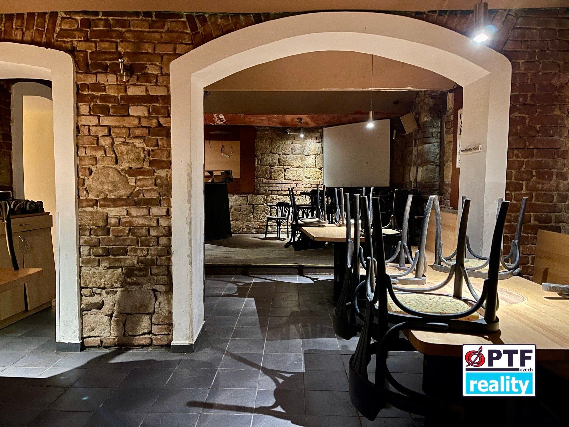 Pronájem restaurace - Veleslavínova, Plzeň, 325 m²