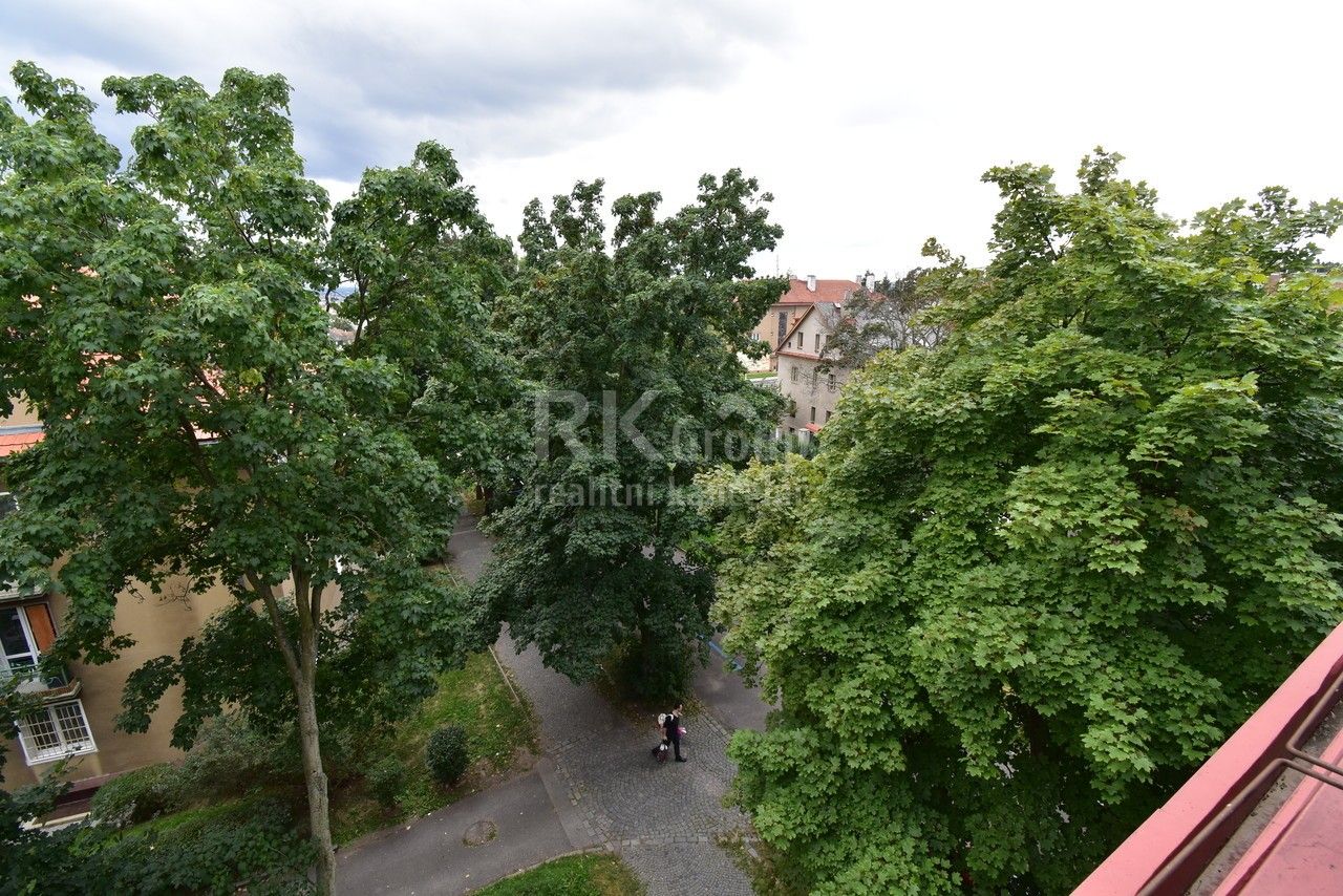 2+kk, Služská, Praha, 68 m²