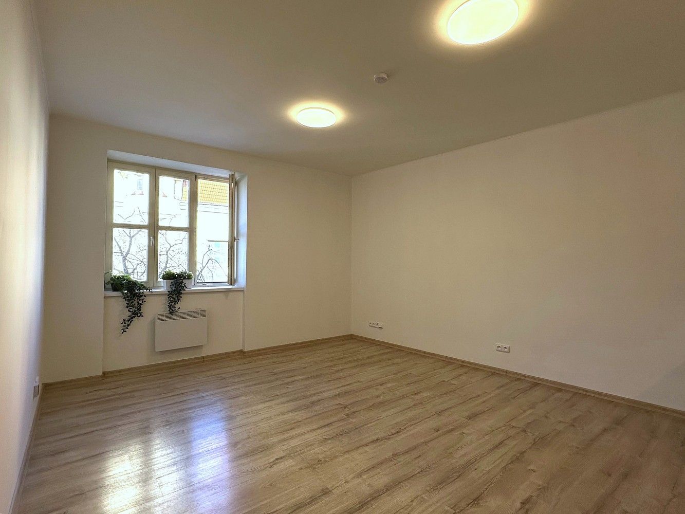 Pronájem byt 2+kk - nám. Kpt. Otm. Chlupa, Znojmo, 42 m² - 5