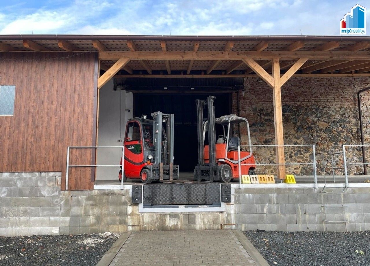 Sklady, Dolní Lukavice, 300 m²