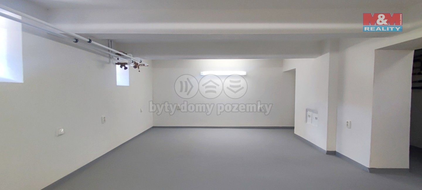 Pronájem sklad - Dobrovského, Hradec Králové, 23 m²