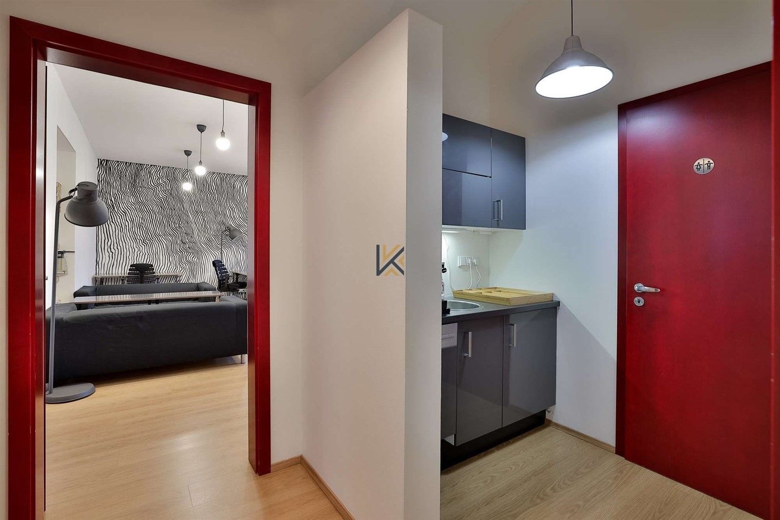 Pronájem kancelář - Komunardů, Praha, 40 m²