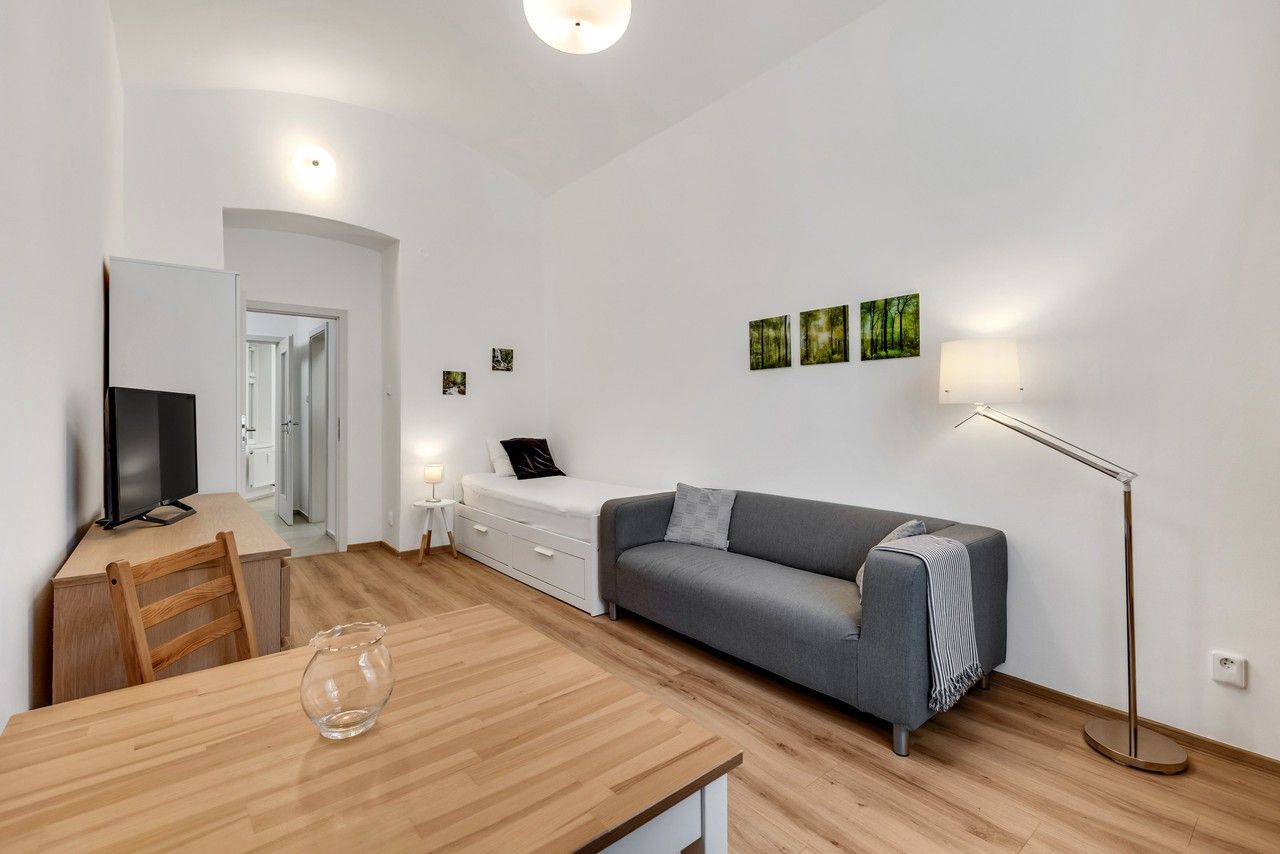 Byt 1+1 · 31 m² · Rybalkova, Praha - 3