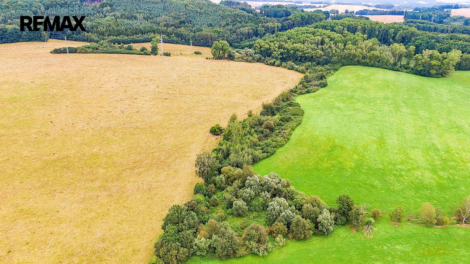 Pozemek, 38 279 m²