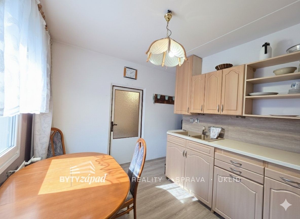 3+1, Benešova třída, Nýřany, 68 m²