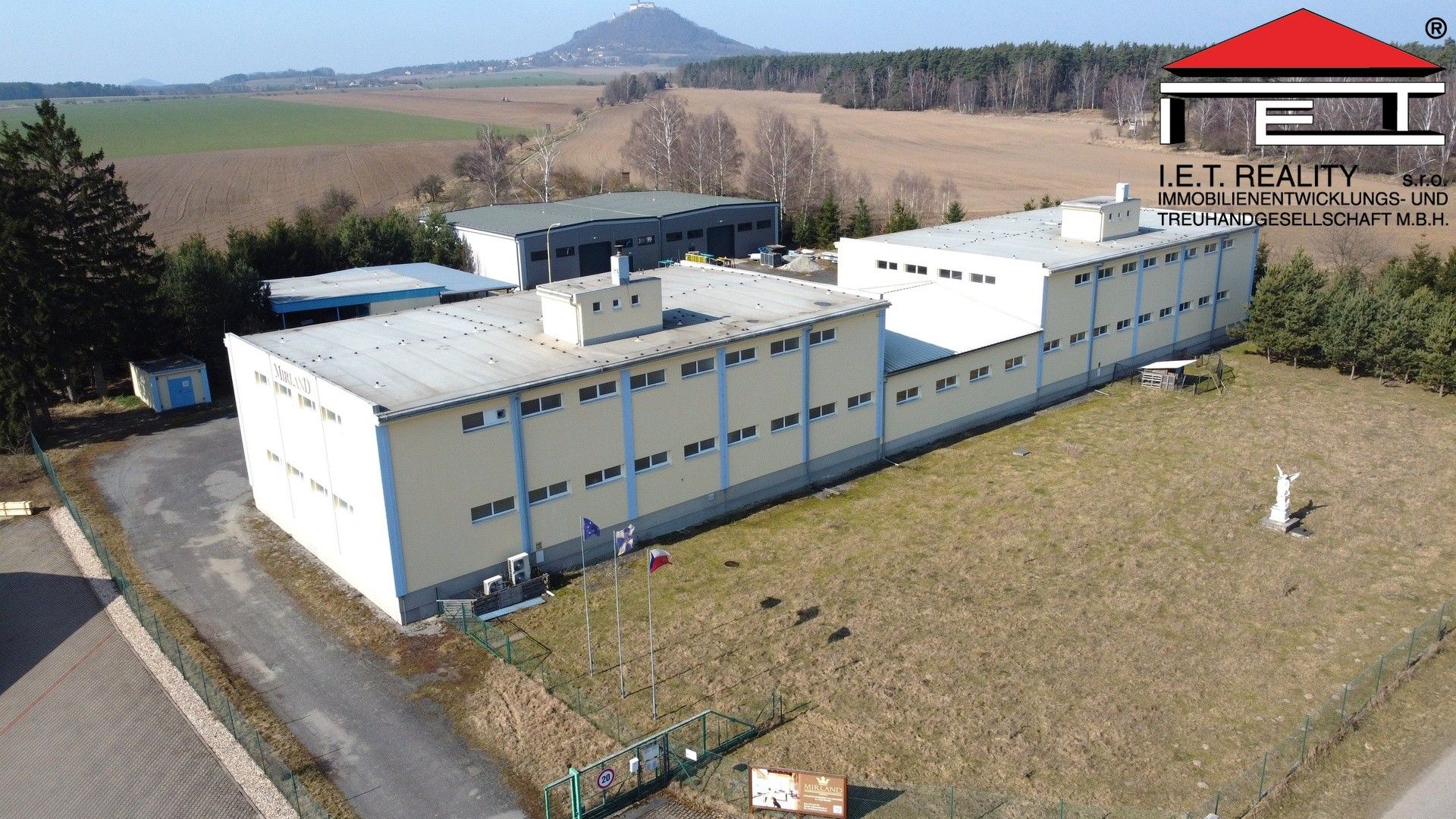 Výrobní prostory, Vazačka, Bělá pod Bezdězem, 3 500 m² - 2
